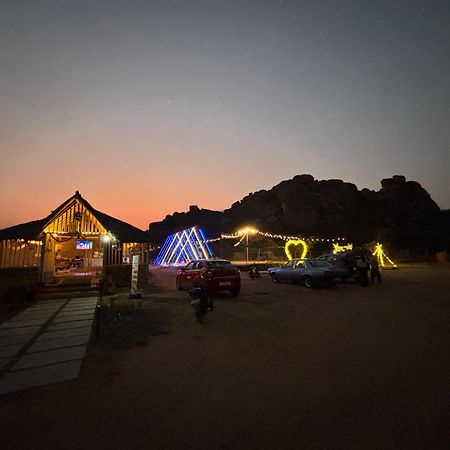 Murali Guesthouse Hampi Buitenkant foto